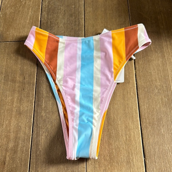 NWT Cupshe Striped Bikini Bottom size small - Picture 1 of 3